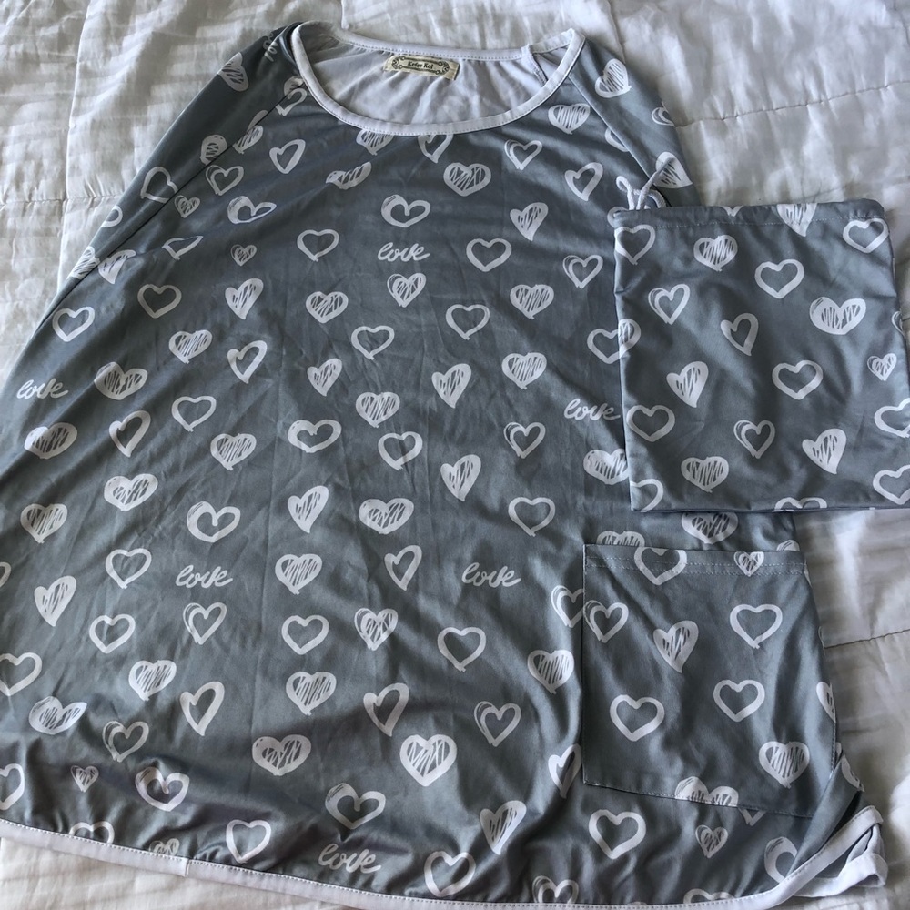 Breastfeeding Grey nursing cover with storage pouch